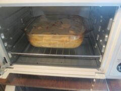 Запекаем яблочный пирог в духовке