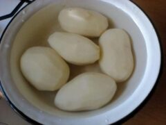 Чищенная картошка