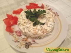 Салат Минутка с кукурузой, сыром и яйцом