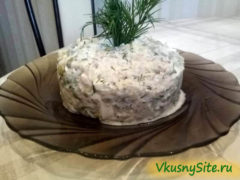 Салат из консервированной сайры с яйцом и луком